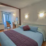 Sea View Apartment *