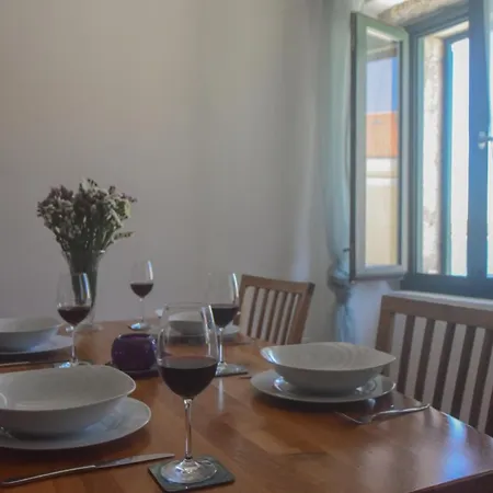 Sea View Apartment *